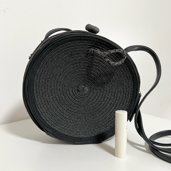 Pre-Loved Express Woven Round Straw Crossbody Bag - Picture 8 of 8